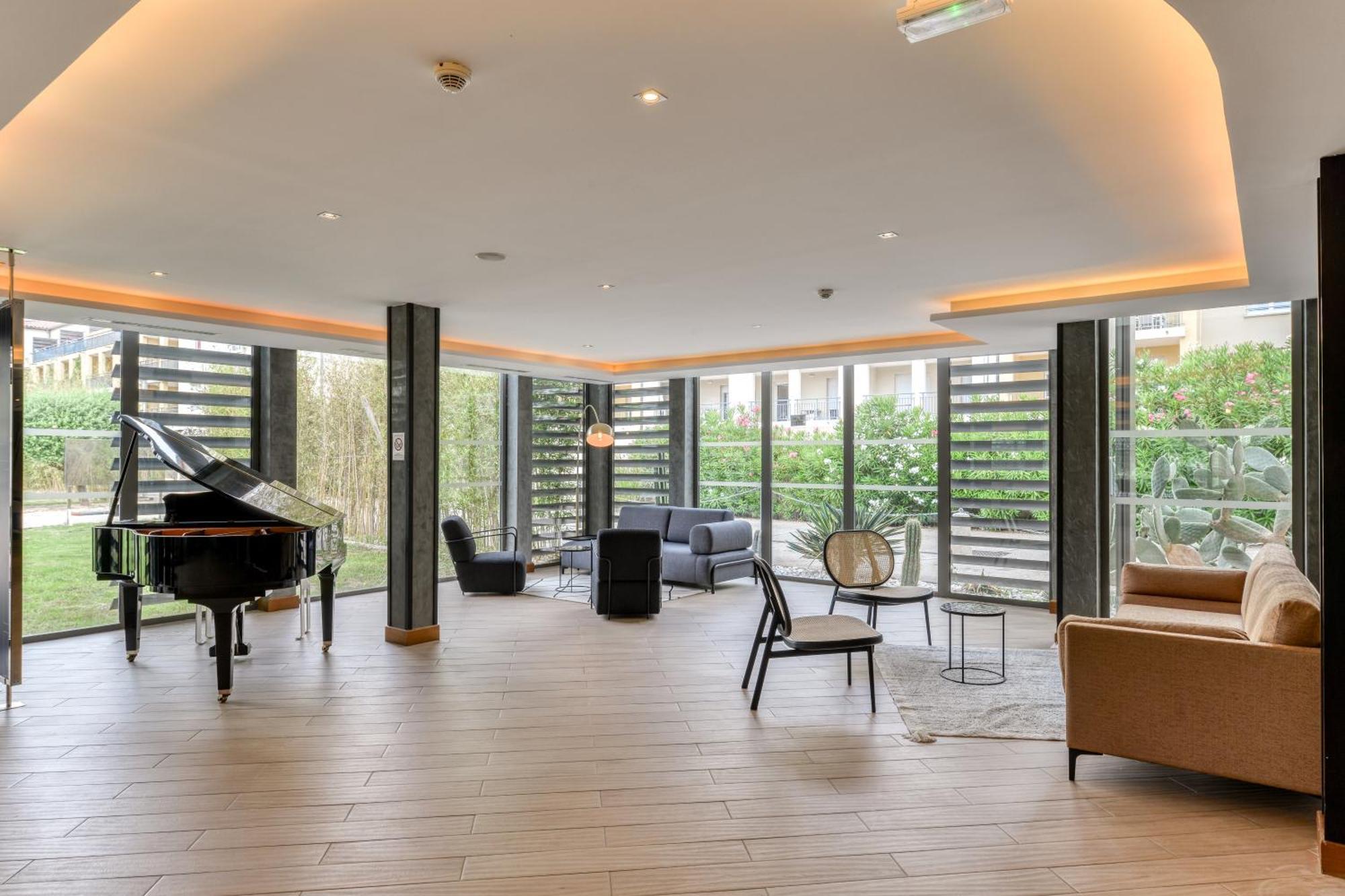 Hotel Zenitude La Valadiere, Ascend Collection 4*